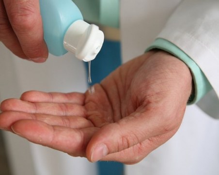 Лекари: Дезинфектантите могат да навредят на пациенти с астма