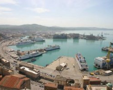 Откриха мъртъв българин на италианско пристанище