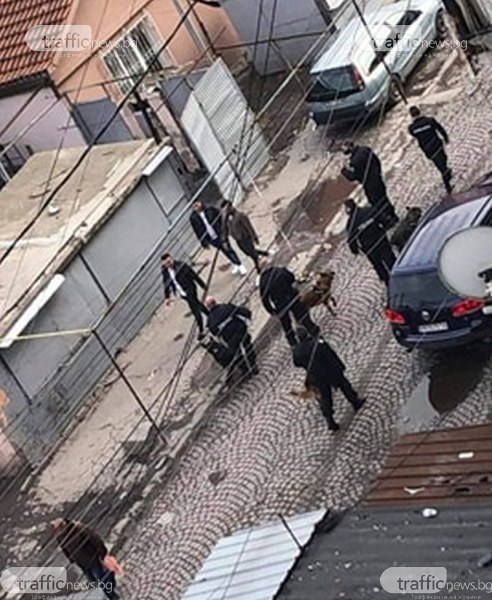 Полицаи с кучета атакуваха Столипиново, жителите на махалата отново са по улиците