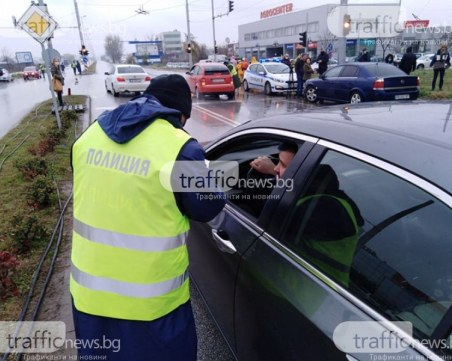 Спряха отпуските на полицаите в Пловдив, затягат още мерките за излизане от къщи