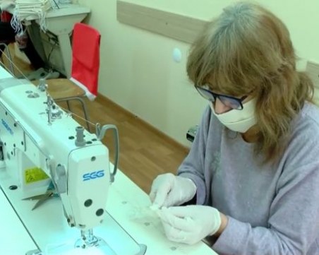 Зико благодари на хората с увреждания, които шият маски