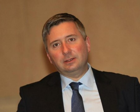 Запорираха акциите и яхтата на Иво Прокопиев