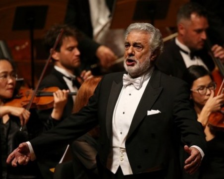 Изписаха от болница Пласидо Доминго