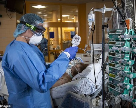 Учени обясниха защо има тежки и леки форми на коронавирус