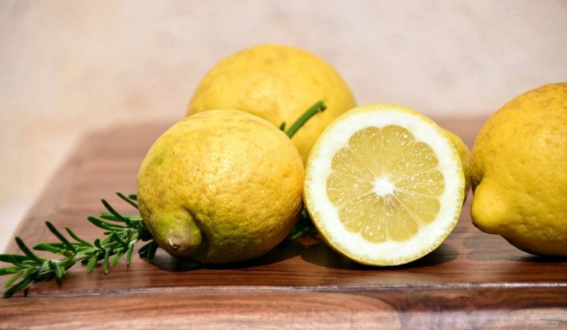 Какви са ползите от сода и лимон?
