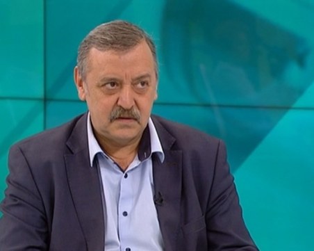 Проф. Кантарджиев: Вирусът не мутира, предава се чрез слюнка