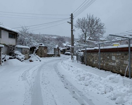 25-35 см е снежната покривка в някои асеновградски села
