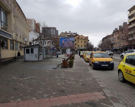 Ген. Мутафчийски изгря на билборди в родния му град