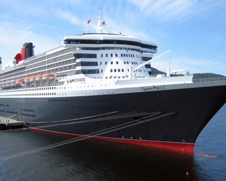 Kpyизни ĸopaби пpoдължaвaт дa плaвaт c xиляди пътници и eĸипaж