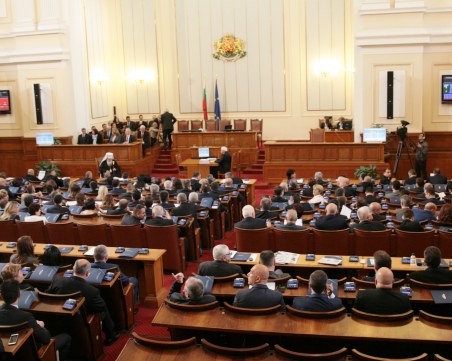 Официално: Цвета Караянчева свиква Народното събрание утре