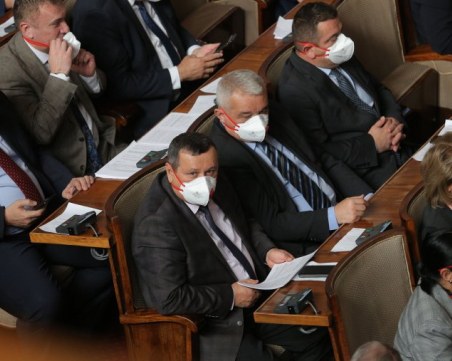 Отрицателни са вторите проби на двамата депутати със съмнение за коронавирус