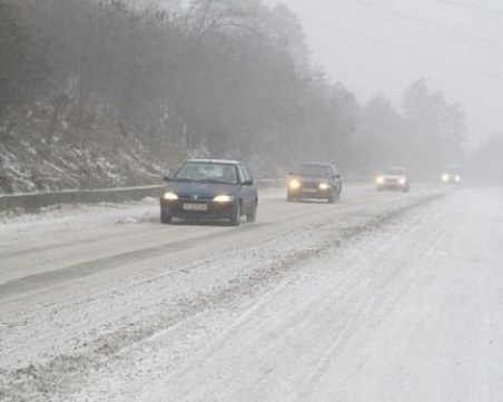 Сняг и ограничения на проходите у нас