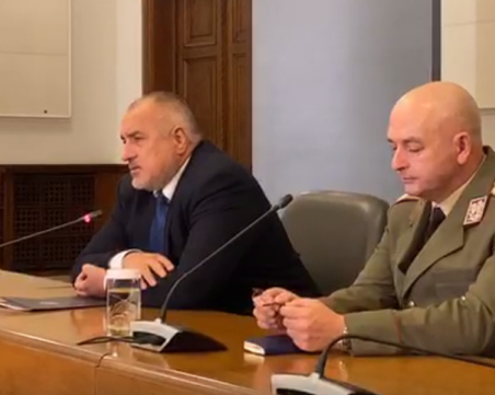 Борисов: Замразяваме депутатските заплати, даряваме половината