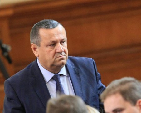 Съпругата на депутата Хасан Адемов също е заразена