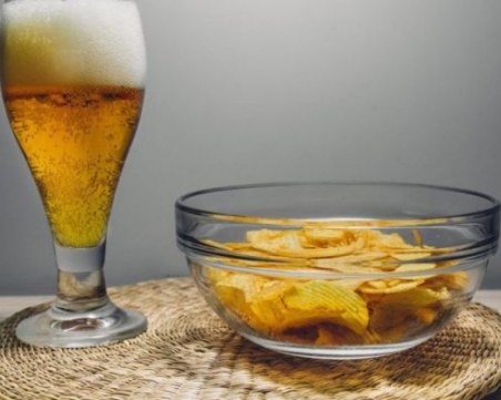 Забравете тоалетната хартия! Испанците се презапасяват с вино, бира, чипс и шоколад