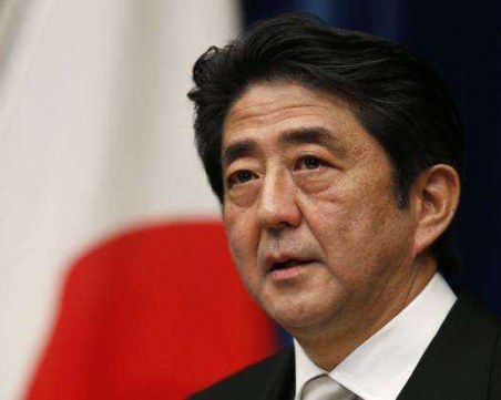 Задължителните маски станаха повод за гняв срещу премиера на Япония