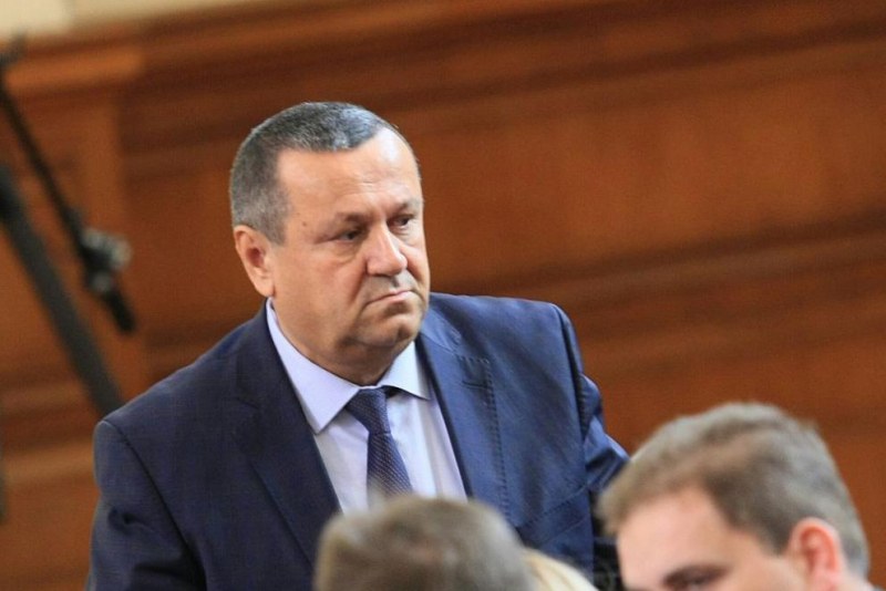 Съпругата на депутата Хасан Адемов също е заразена