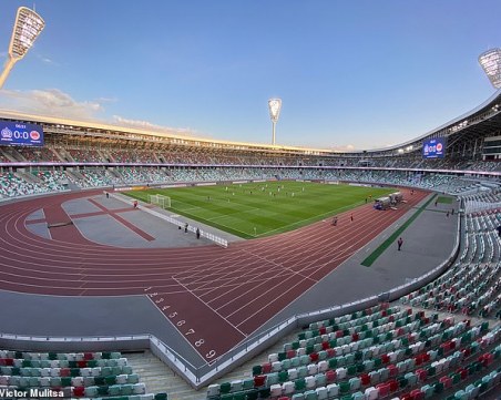 Как футболът в Беларус превърна заразата в 