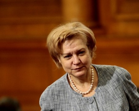 Менда Стоянова: 230 фирми са дали заявка за мярката 60/40