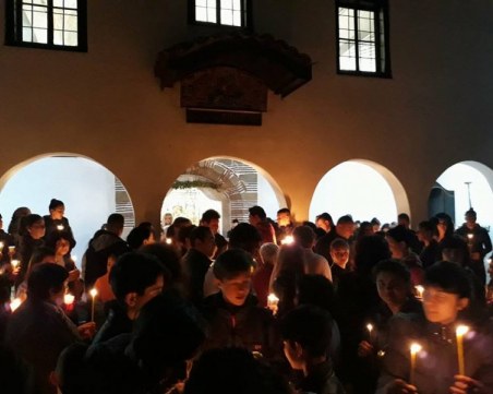 Митрополит Антоний: БПЦ съветва хората да си стоят вкъщи по Великден