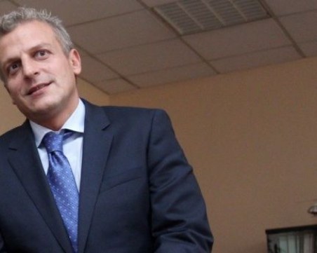 Москов призова президента и защитниците на стадния имунитет доброволно да се заразят с COVID-19