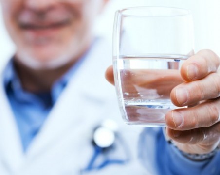Съвет срещу коронавирус: Пийте повече вода!