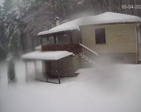 Бяла приказка на Копривките - наваляха нови 20 см сняг