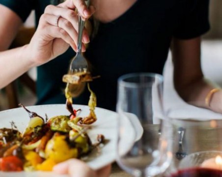 Как да спрем да преяждаме на вечеря?