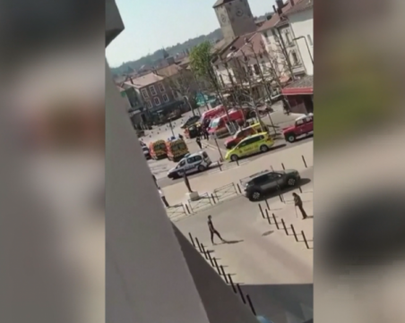 Мъж нападна с нож магазини във Франция, има две жертви
