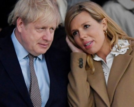 Борис Джонсън е в болница