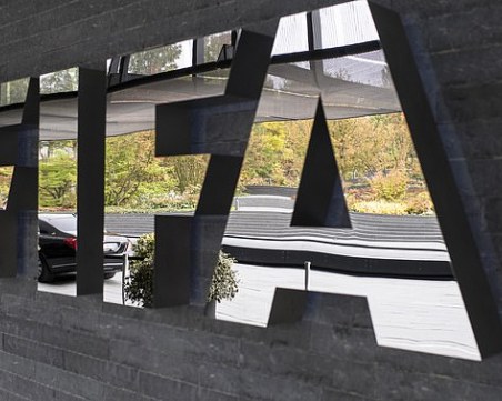 ФИФА удължава сезона и трансферния прозорец за неограничено време