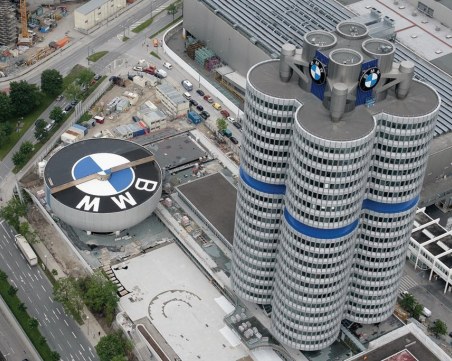 ВМW e c нaд 20% cпaд нa пpoдaжбитe