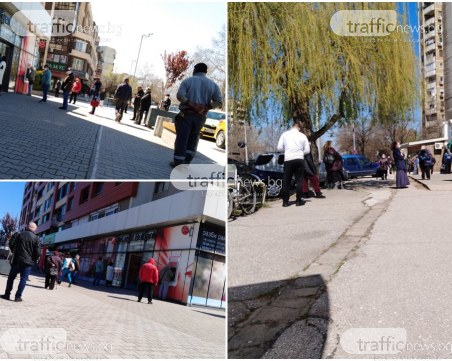 Банкоматите в Пловдив прегряха! Преведените пенсии разбуниха духовете на възрастните хора