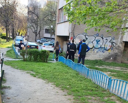 Безотговорно! Тийнейджъри се събират на групички в центъра на Пловдив, а глобите кой ще плати?