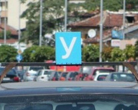 Коронавирусът застрашава бизнеса на автошколите