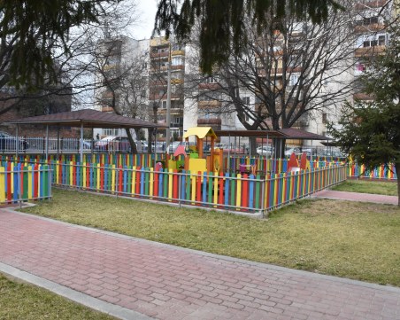 Облагородяват  училищните дворове в Пловдив за 400 000 лева