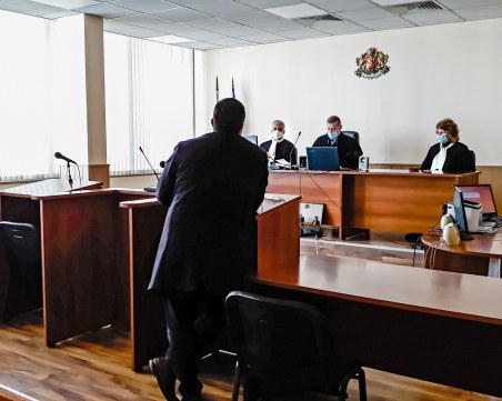 Окончателно: Съдът в Пловдив остави в ареста младеж, пребил до смърт възрастен мъж