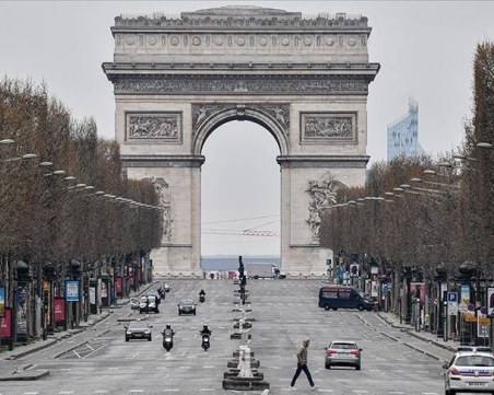 Ужасът се премести във Франция! 11 000 нови болни, 1417 починали за ден