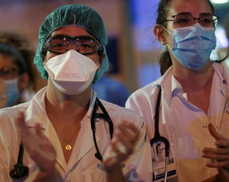 За четвърти пореден ден борят на жертвите на COVID-19 в Испания спада