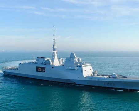 Кораб с френски моряци е поставен под карантина