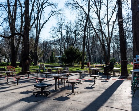 Премиерът: Мислим как да отворим парковете и планините, от щаба засега не дават