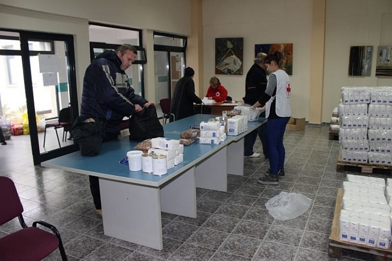 БЧК започва раздаването на хранителни пакети в Пловдив