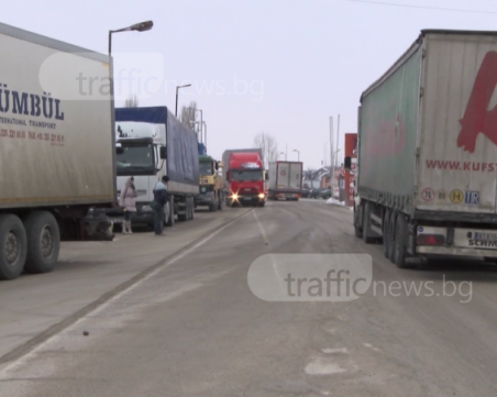 Турция освобождава от карантината българските шофьори на тирове