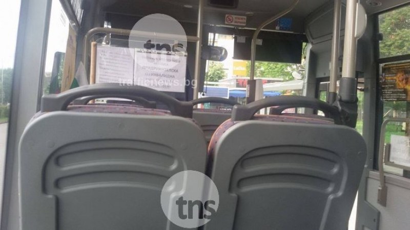 Уволнен кондуктор задигна 100 билета от градския транспорт