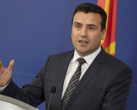 Зоран Заев е под карантина! Има съмнение за COVID-19