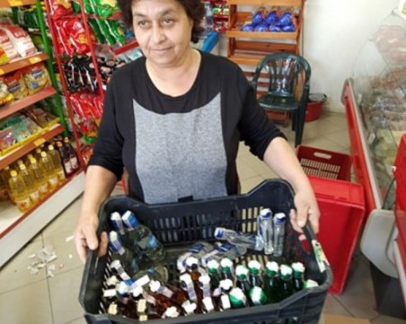 Крадци с костюми за COVID-19 плячкосаха магазина на пловдивско село