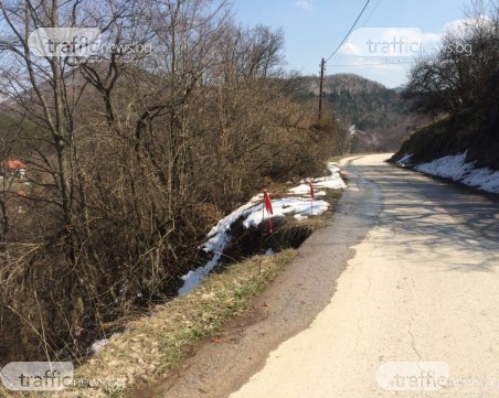 Опасна пропаст дебне туристи по пътя за Белинташ