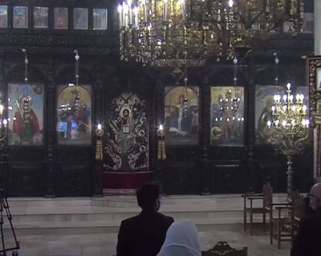Пред празен храм: Пловдивският митрополит Николай с тържествена литургия НА ЖИВО
