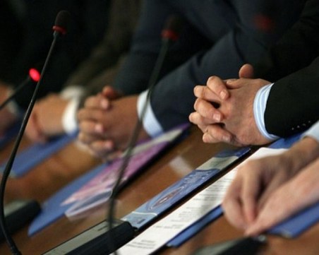 Тристранката обсъжда икономическите мерки, предложени от бизнес и синдикати