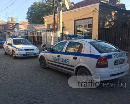 Мъж под карантина тръгна за козунаци, друг пък на раздумка при съседи
